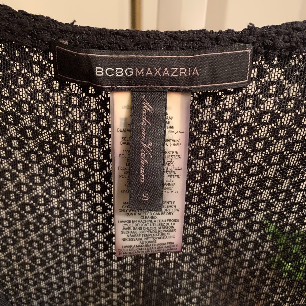 BCBGMaxAzaria Lace Ruffle Top - Picture 4 of 4